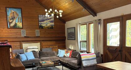 The 4 Season Spot - Sauna Stay! Gather,Ski, Swim, Fish, Bike, Hike, Cold Plunge