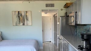 Unclassified image, 4 of 35, button - Bayfront studio condo (Fort Walton Beach)