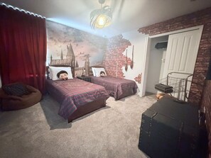 Room - 🌴 Luxury Champions Gate Retreat 9 Bedrooms Pool, Game Room, Themed Fun & Resort (Davenport)