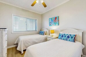 Room - Beachfront Resort Condo with Pools, Spa, Club House and Pickleball Court (Gulf Shores)