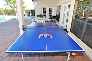 Outdoor dining - Indiana Jones & Jungle Cruise • Genuine Disney Décor • Secret Bookcase • Pool (Clermont)