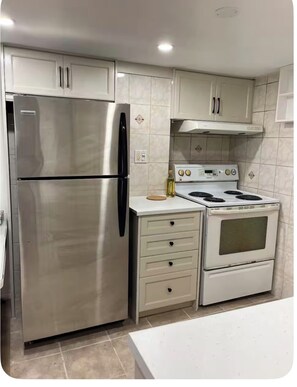 Unclassified image, 5 of 11, button - Private two bedroom unit close to downtown Toronto (Toronto)