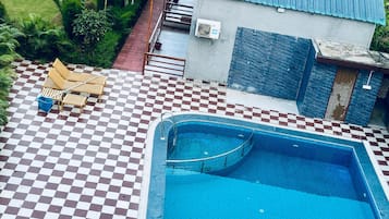 Kolam renang indoor/outdoor