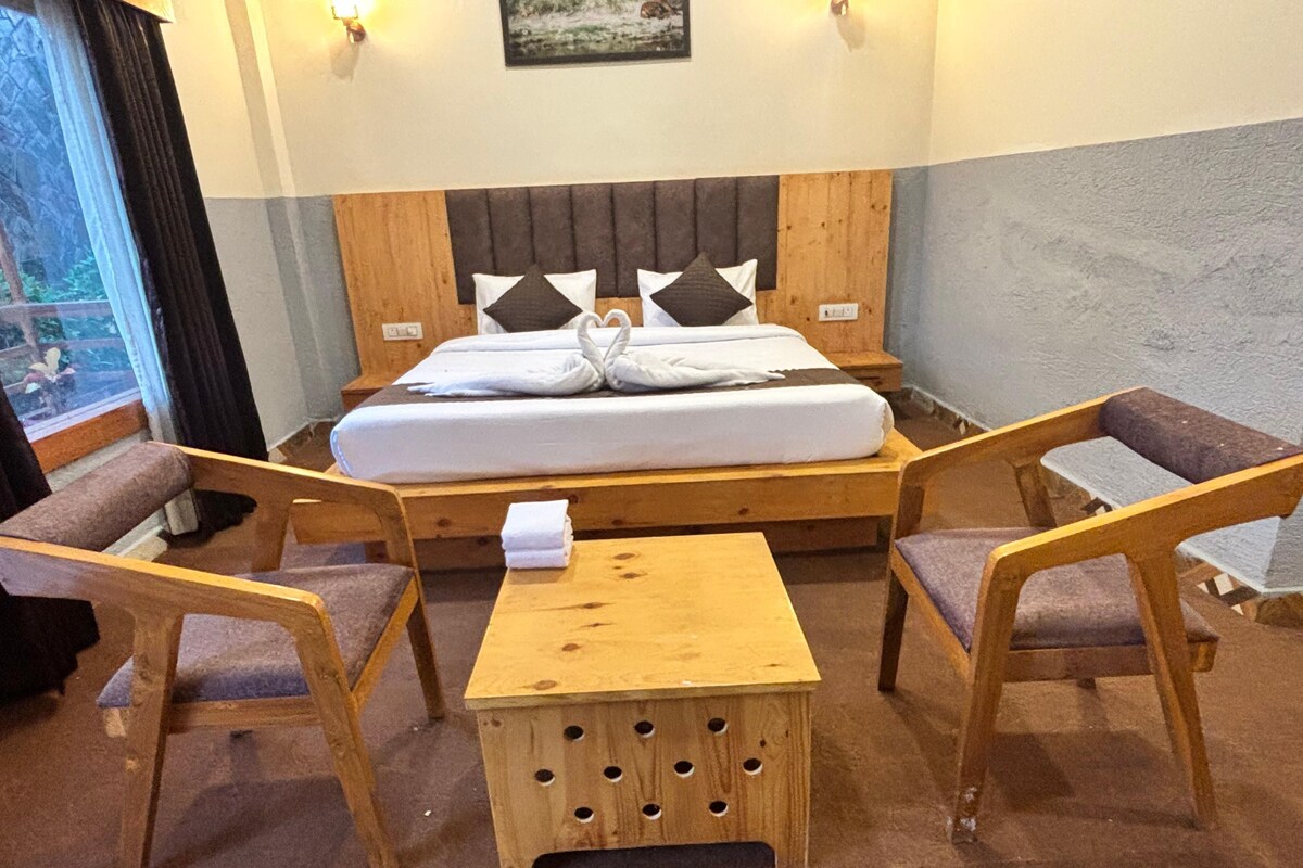 Dreibettzimmer, Balkon, Gartenblick