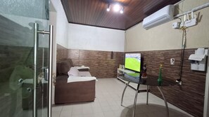 Living area - Maktub. Our space has an impeccable structure, close to the beach and Weneza Water Park. (Paulista)