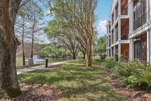 Property grounds - Resort Spa, Pools & Splash Pad | Condo Near Disney (Davenport)
