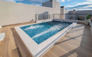 Building rooftop pool - Modern 1BR at Zuba 8 | Pool & Full Kitchen (Fernando de la Mora)