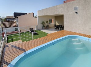 Building rooftop pool - Pilar 1BR | Rooftop Pool, Balcony & Parking (Asunción)