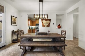 K0510 - Dining room - Spanish Walk Villa - Palm Desert close to Acrisure (Palm Desert)