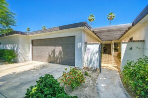 K0568 - Front of Condo - Rancho Las Palmas Golf Escape (Rancho Mirage)