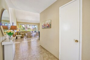 K0568 - Entryway - Rancho Las Palmas Golf Escape (Rancho Mirage)