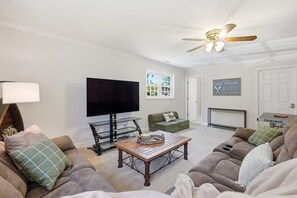 Need a little more room? Head upstairs for another place to lounge, watch TV or hang out. - Lakefront retreat with dock, kayaks & firepit (Albemarle)