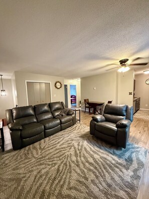 Unclassified image, 5 of 21, button - Convenient, Cozy and Pet Friendly 2-bedroom home in Beautiful Makanda (Makanda)