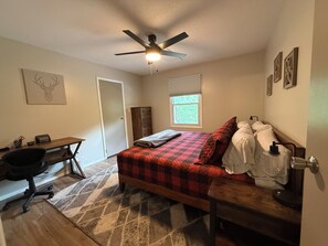 Unclassified image, 2 of 21, button - Convenient, Cozy and Pet Friendly 2-bedroom home in Beautiful Makanda (Makanda)