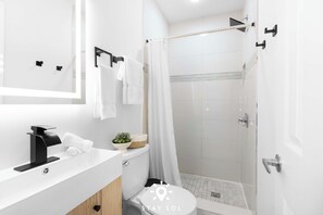 Bathroom - Ground-Floor APT 1BR 1BA | Coastal Retreat (Hollywood)