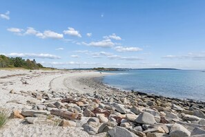 Beach - Charming Coastal 3-bedroom on peaceful Long Island! (Long Island)