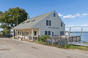 Exterior - Charming Coastal 3-bedroom on peaceful Long Island! (Long Island)