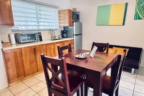 Dining - Renovated Marina Loft Studio (Coco)