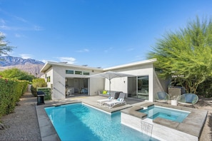 Spend sunny afternoons between the pool, spa, and shaded patio with plenty of room to unwind. - Modern Oasis in Central Palm Springs (Palm Springs)