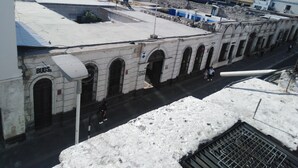 Unclassified image, 5 of 37, button - Inti (arequipa)