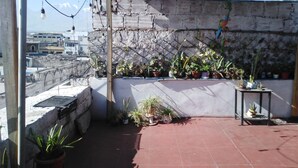 Unclassified image, 4 of 37, button - Inti (arequipa)
