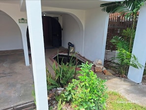 Unclassified image, 2 of 7, button - la casa de yasmin (Panamá)