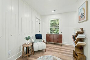 Interior - 6BR Home Near Westside Park (Atlanta)