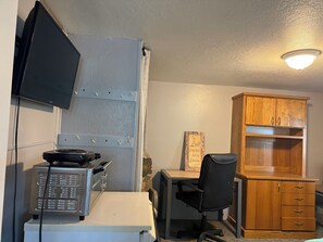 Interior - Cozy 1-bedroom studio in the serene country setting in Idaho Falls (Idaho Falls)