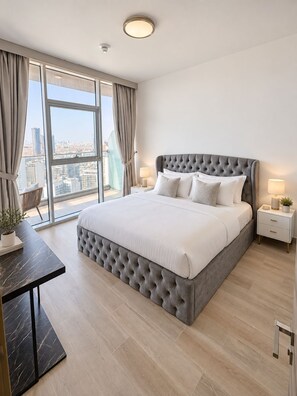 Room - Top-Floor JVC Stay  Sunset & Skyline Views (Dubai)