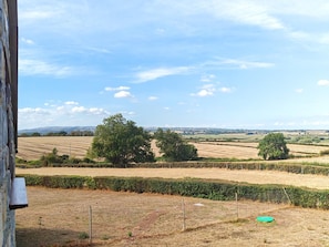 A rural landscape with fields, trees, and a clear sky. - 2 Bed in North Curry (oc-c45884) (North Curry)