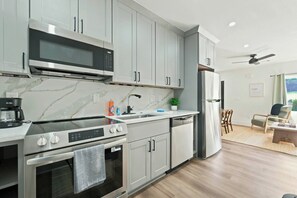 Private kitchen - Cozy 3BR Home Near Mercedes Benz (Atlanta)