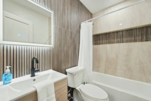 Bathroom - Cozy 3BR Home Near Mercedes Benz (Atlanta)