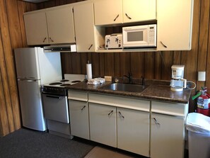 Private kitchen - Hugel Haus 6 – Dog-Friendly 1BR Condo Steps from the Lifts, Big Powderhorn (Bessemer)