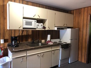 Private kitchen - Hugel Haus 7 – Dog-Friendly 1BR Condo Steps from the Lifts, Big Powderhorn (Bessemer)