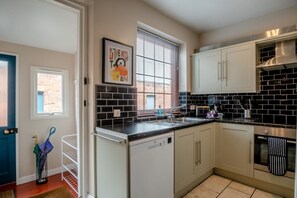 Private kitchen - 2 Bed in Berwick-upon-Tweed (oc-s46040) (Kyloe)