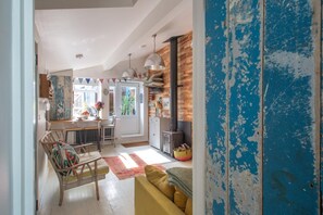 Living area - 1 Bed in Abersoch (oc-l46031) (Abersoch)
