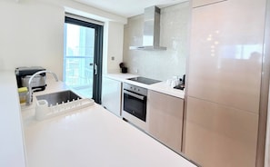 Private kitchen - Deluxe 2BR with City Views - Business Bay (Dubai)