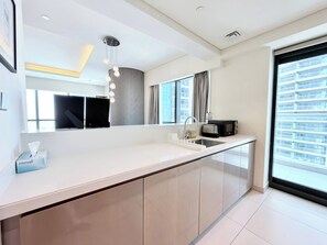 Private kitchen - Deluxe 2BR with City Views - Business Bay (Dubai)