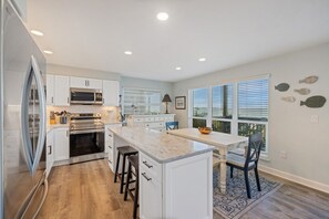 Spacious kitchen with all the essentials - Sunset Serenade #201 (Cedar Key)