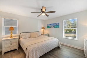 King Guest room - Sunset Serenade #201 (Cedar Key)
