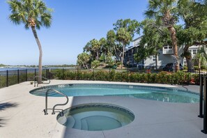 Shared Pool & hot tub - Seahorse Landing #103 (Cedar Key)