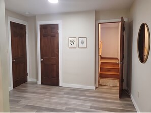 Interior - Spacious 3-Bedroom Apartment In Rockville (Vernon)