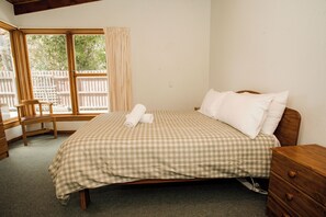Unclassified image, 3 of 30, button - Little Blue House - Te Anau Holiday Home (Te Anau)