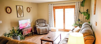 Cozy 2-bedroom house in serene Gallatin