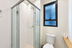 Unclassified image, 3 of 10, button - OY Frei 312 · Practical Studio next to Frei Caneca Shopping Mall (São Paulo)