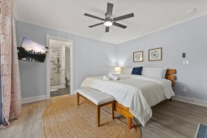 Room - 6BR West End House, 2 Kitchens, Pet Friendly, Near BeltLine (Atlanta)
