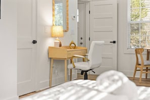 Interior - Cozy Studio Near the Beltline (Atlanta)