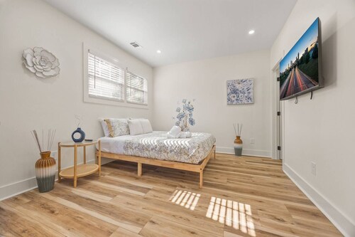 Cozy Studio Near the Beltline