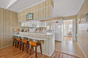 Unclassified image, 2 of 28, button - Beautiful Cherry Grove Beach House (North Myrtle Beach)