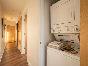Unclassified image, 4 of 24, button - Stylish 1BR Downtown Balcony Gym Great Location (Cleveland)